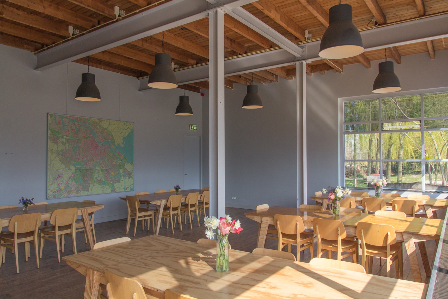 De limonadezaal van Jeugdland Amsterdam